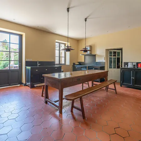 Le Clos Montauge Вилла