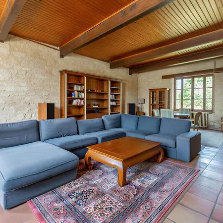 Вилла Le Clos Montauge *